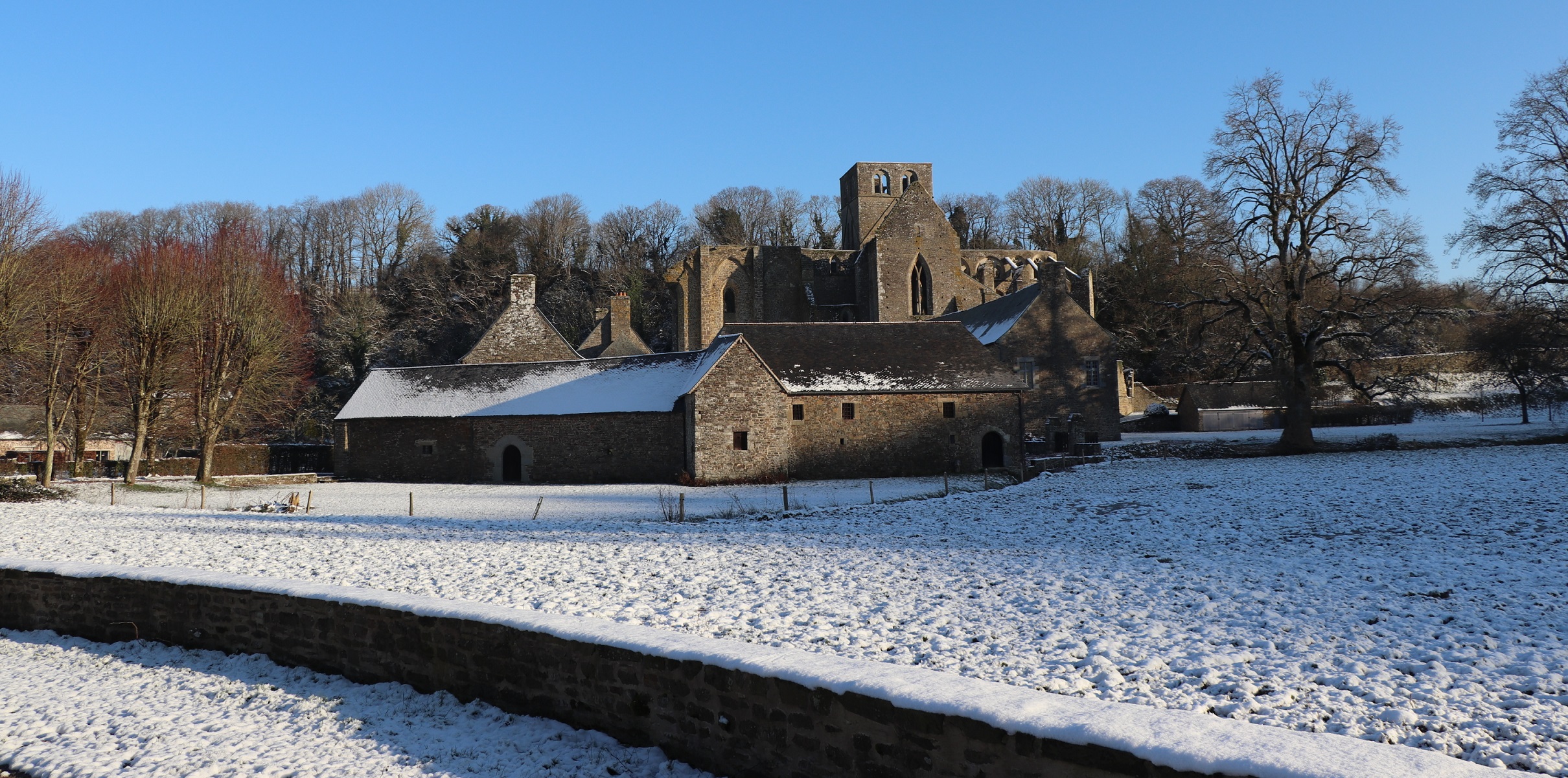 Neige à l'abbaye ! | L'Abbaye de Hambye